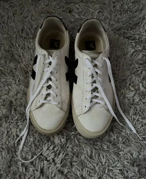 VEJA White Sneakers thumbnail 1