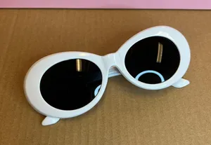White Sunglasses Retro Sunglasses thumbnail 1