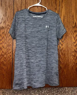 Women’s Under Armour HeatGear shirt thumbnail 1