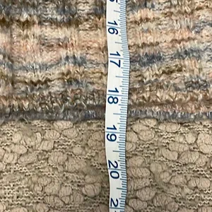 American Eagle Sweater. Size Small.‎ Cropped, Cowlneck Pink thumbnail 6