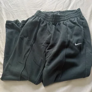 Nike Sweatpants thumbnail 3