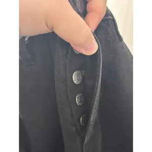 Old Navy NWT Women's Size 8 High-Rise Slouchy Straight Button-Fly Black Jeans thumbnail 3