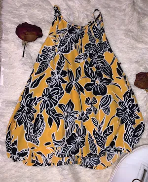 Summer Top Yellow thumbnail 1