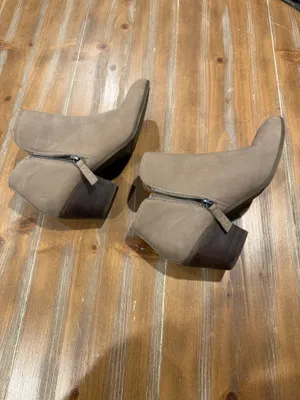 Frye Judith Zip Bootie Suede Block Heel Side Zip Ankle Boot Ash Gray Size 9M thumbnail 3