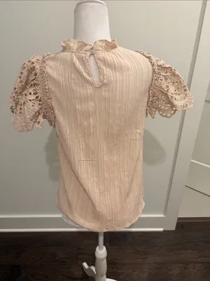 THML Beige Eyelet Sleeve Top Sz M thumbnail 4