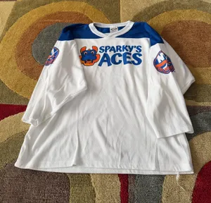 NWOT New York Islanders Hockey NHL Sparky Jersey Shirt Top Kids Youth Size XL thumbnail 1