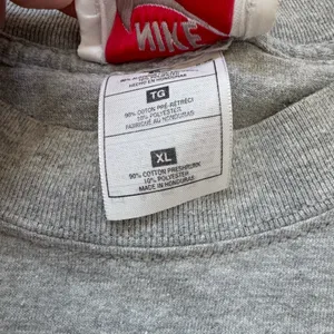 Vintage Reworked Nike Cropped T-Shirt Size XL Gray Patchwork thumbnail 5