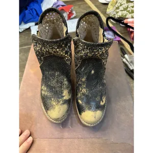 Circle G Booties Size 5 Western Cut Outs Ankle Distressed Black‎ Cowgirl Rodeo thumbnail 3