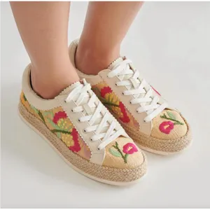 Dolce Vita Azalia Floral Embroidered Woven Raffia Sneakers Size 8.5 thumbnail 2