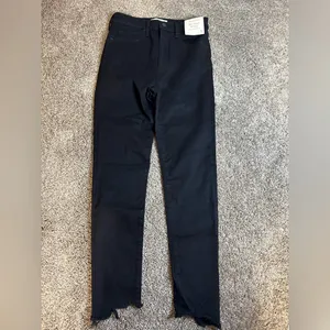 Abercrombie Ultra High Rise Super Skinny jeans Black thumbnail 2