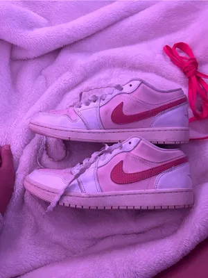 Nike White and Pink Low-Top Women's Sneakers thumbnail 3
