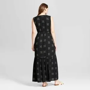 Universal Threads Tiered Floral Black Sleeveless V Neck A-Line Maxi Dress Size 1X thumbnail 2