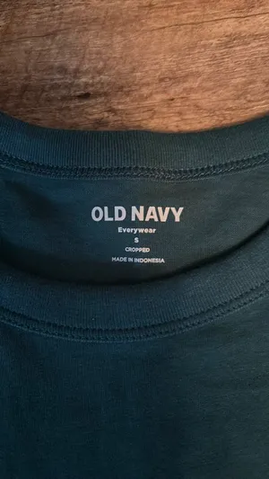 Old Navy Cropped Shirt Tee thumbnail 3