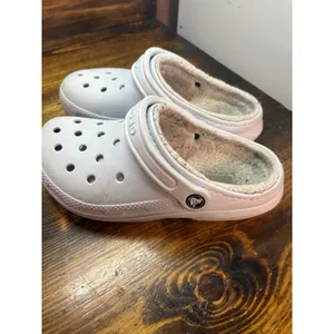 Crocs Light Blue Fur Lined Clogs Size‎ Women 6 thumbnail 2