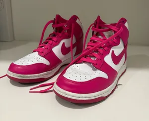 Nike Jordan Hot Pink High Tops thumbnail 1
