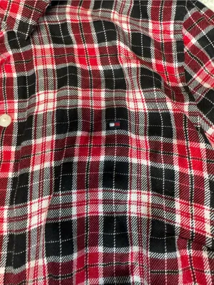 Tommy Hilfiger Women’s Lightweight Plaid Flannel Button-Down Shirt thumbnail 4
