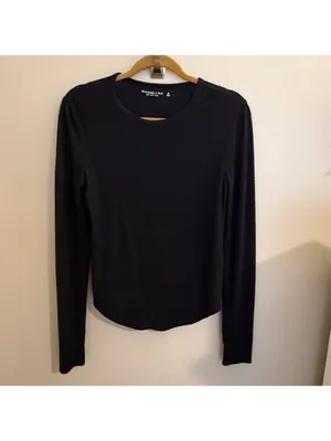 Abercrombie & Fitch Soft A&F Cozy Long Sleeve thumbnail 3