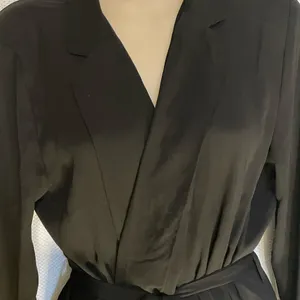 Have Elegant Black Robe with White Accents Size L thumbnail 3