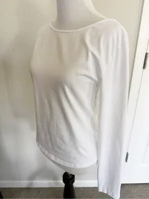 Aritzia TNA Chill Times Longsleeve Top size Large - White thumbnail 6