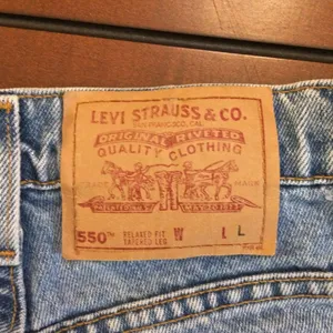 Vintage Levi’s 550 relaxed fit tapered leg size 7 1997 thumbnail 6