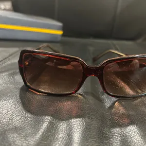 Guess Stylish Brown Sunglasses thumbnail 6