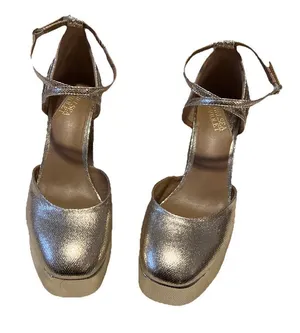 Chelsea‎ & Violet Women’s Pumps 9M Chunky Heels Gold Y2K thumbnail 1