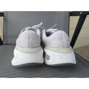 Size 8.5 - Nike Versair Platinum Violet Women running shoes thumbnail 4