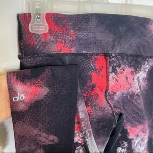 ALO Yoga Airbrushed Leggings in Ruby Red Smoke 688 thumbnail 5