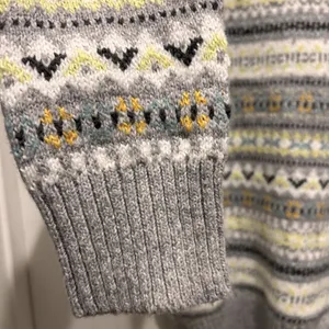 American Eagle Womens Fair Isle Knit Sweater Gray Yellow‎ Geometric Size M NEW thumbnail 4