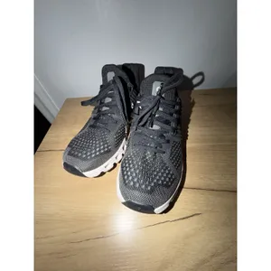 ON Cloudswift 3 Women Size 6.5 US‎ Black White Athletic Running Shoes S thumbnail 4