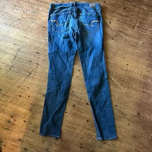 American Eagle distressed size 8 Skinny normcore jeans thumbnail 4