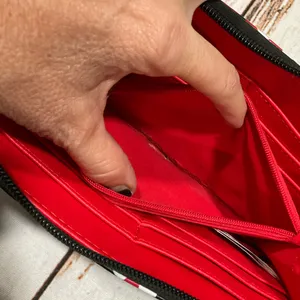 Disney Parks Minnie Bow Aop Zippy‎ Wallet thumbnail 7