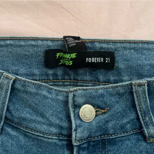 COPY - Forever 21 star flared jeans thumbnail 2