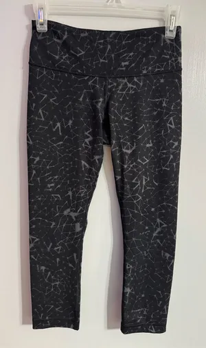 lululemon athletica Black and Gray Galaxy Cropped Leggings Size 4 thumbnail 1
