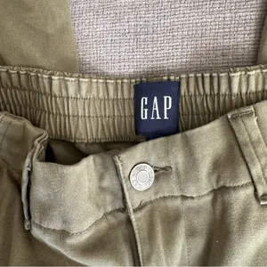 GAP cargo pants thumbnail 3