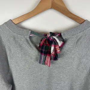 Crown & Ivy Gray Plaid Bow Tie Back Sweatshirt Large Cozy Fall‎ Holiday Pullover thumbnail 2