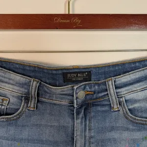 Judy Blue - Paint Spatter Distressed Jean Shorts - Light Blue thumbnail 9
