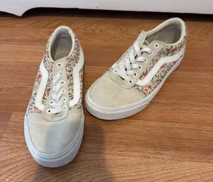 Vans Size 7 Floral Sneakers thumbnail 1