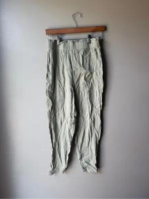 Women’s Small Sage Green Button Front Crinkle Pants thumbnail 4