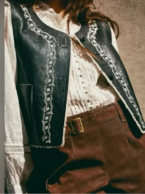 Free People‎ Sz Large Black Sherpa Travelers Reversible Leather Vest thumbnail 2
