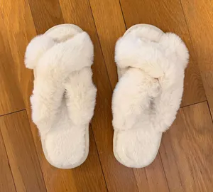 White Slippers Size 7 thumbnail 1