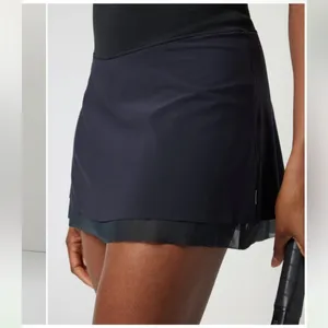 NWT Vuori Hot Mesh Skirt Women's Performance Skirt / BLACK thumbnail 4