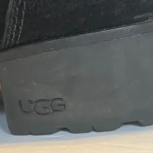 UGG Australia Boots Womens 8 Black Suede‎ Shearling Lined Buckle Moto Lug Sole thumbnail 5