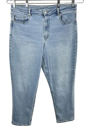 American Eagle Plus Size 18 Jeans Mom Light Wash‎ Blue High Rise Relaxed 633 thumbnail 1