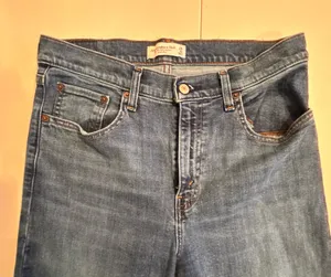 Abercrombie & Fitch | The 90’s Relaxed High Rise jeans. Size: 28/6R thumbnail 2