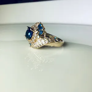 NWOT Sapphire Blue Crystal Cocktail Ring Gold thumbnail 3