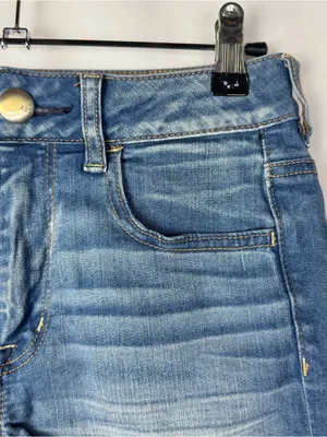 American Eagle AEO Light Blue Wash Hi Rise Shortie Denim Shorts 2‎ thumbnail 3
