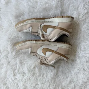 Nike Dunk Low Phantom Metallic Gold Women's Sneakers (DX5930-001) thumbnail 4