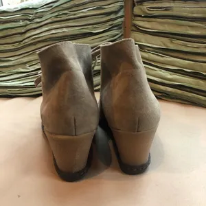 J. Crew Suede Lace Up Wedge Boots size 6 Tan‎ thumbnail 7
