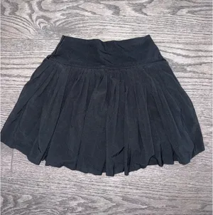 OFFLINE by Aerie Black Pleated Tennis Skirt thumbnail 2